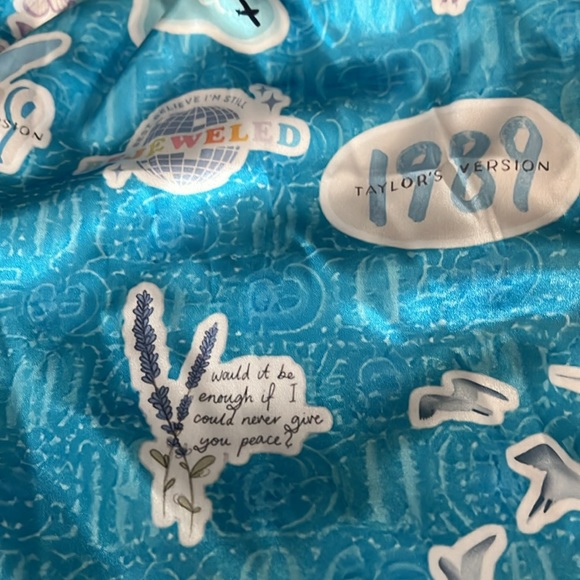 Taylor Swift “Meet Me at Midnights” Satin PJs - Picture 3 of 4